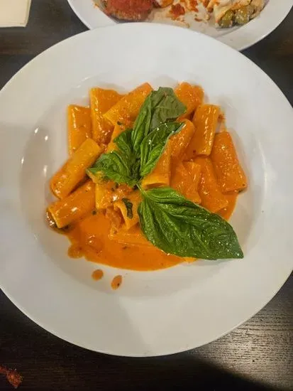 L - Pasta A la Vodka