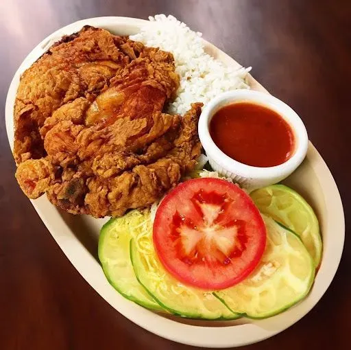 Almuerzo De Pollo Frito