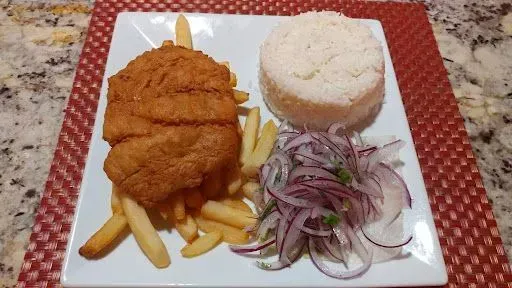Pescado Frito / Fried Fish Fillet
