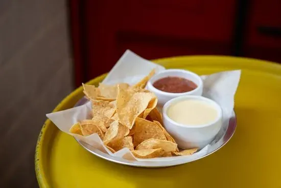 Salsa & Queso