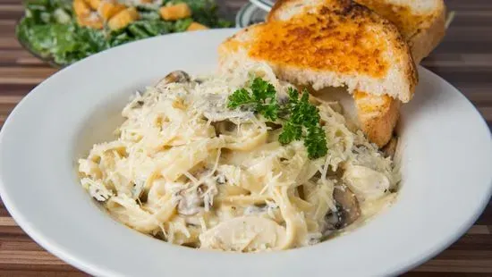 GRILLED CHICKEN FETTUCCINE ALFREDO