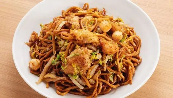 66. Seafood Chow Mein W/ Black Pepper Sauce