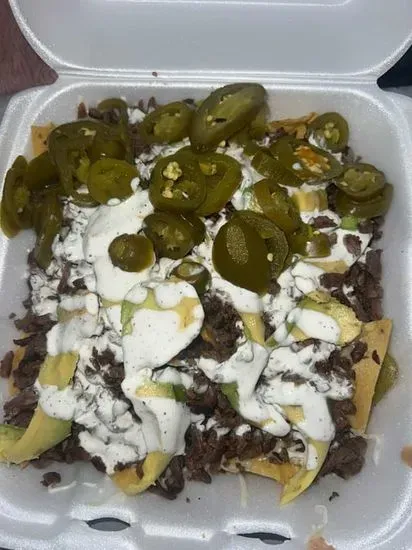 Nachos con Carne / Nachos with Grilled Steak