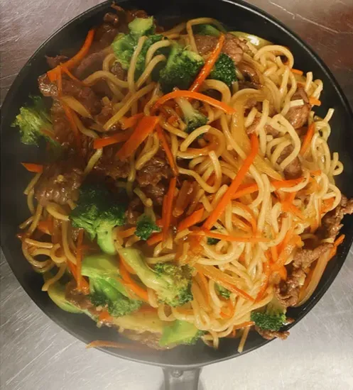 Hibachi Noodles Beef