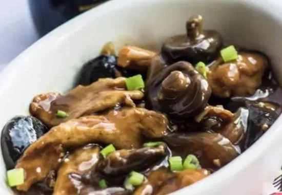 Chicken w/ Black Mushroom