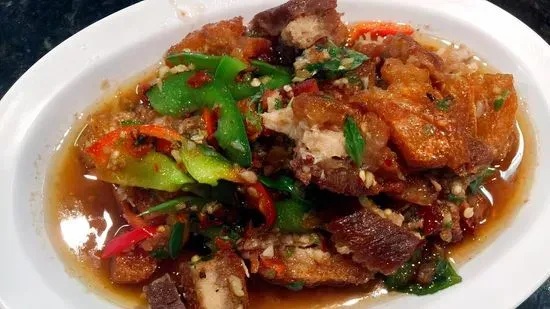 Pad ka pow crispy pork