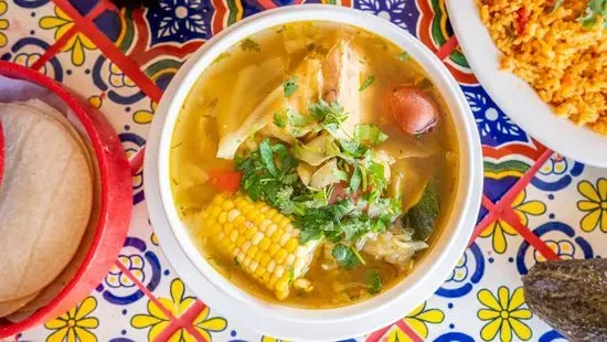 Caldo de Pollo