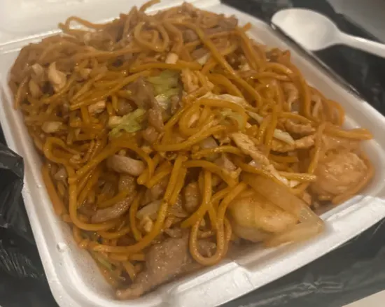 131. Deluxe Lo Mein