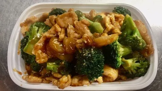 97. Chicken with Garlic Sauce (qt)