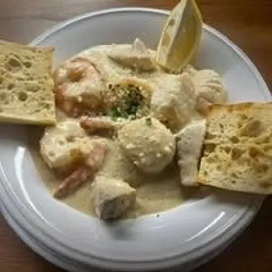 SEAFOOD ALFREDO