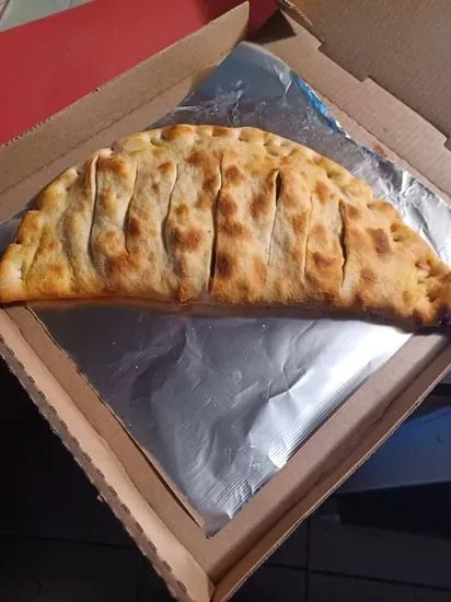 Calzone Pizza Medium