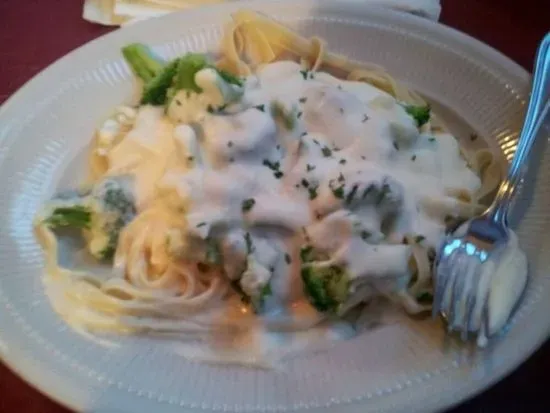 Fettuccine Alfredo with Broccoli