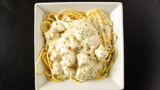 Pasta With Alfredo Sauce & Chicken