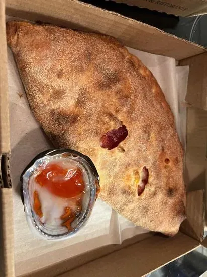 Pepeproni Calzone