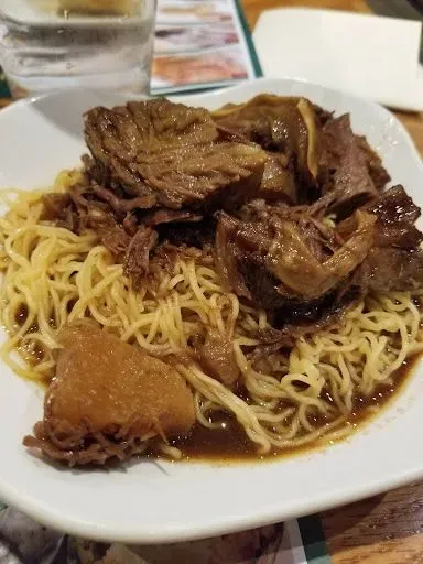 BRAISED BEEF BRISKET AND TENDON WITH NOODLES