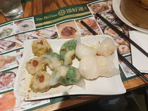 STEAMED RICE ROLL WITH SHRIMP AND CHINESE CHIVES