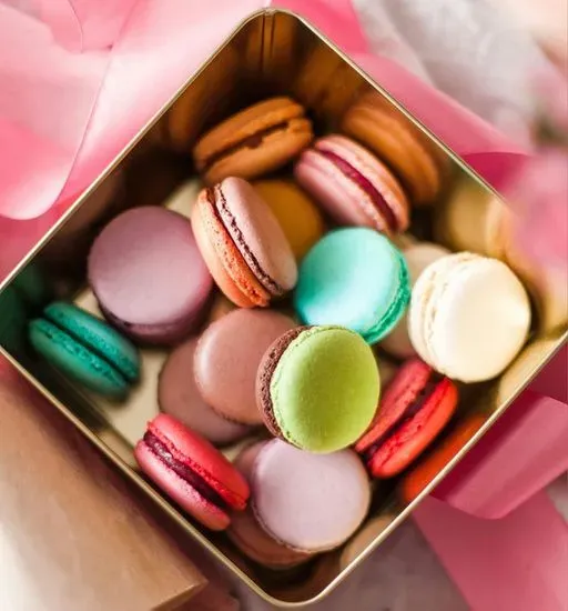 Macaron Mystery Box
