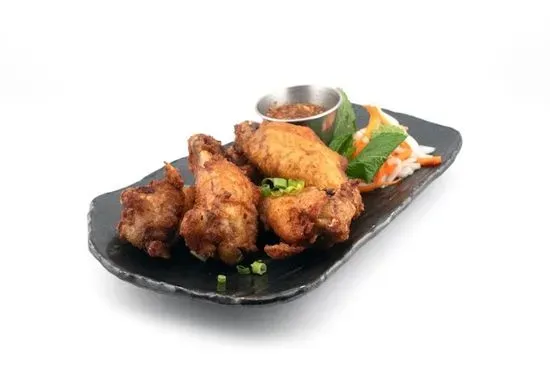 VIETNAMESE CHICKEN WINGS WITH CRISPY GARLIC.