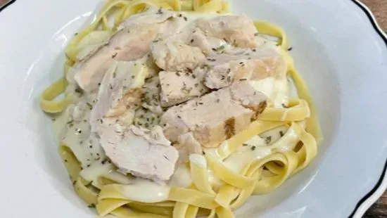 Fettuccine Alfredo / Chicken Large