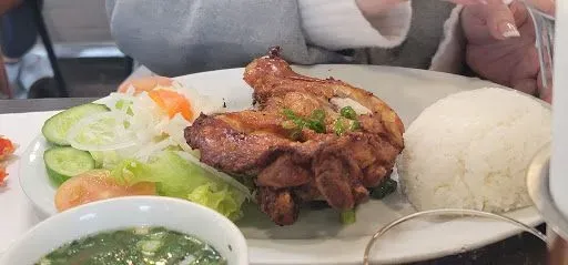 Cơm Gà Xì Dầu Chiên
