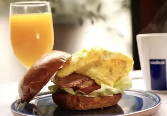 Breakfast Egg Sandwich ()