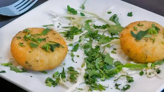 Aloo Tikki (2 pcs) Served with Mint Sauce