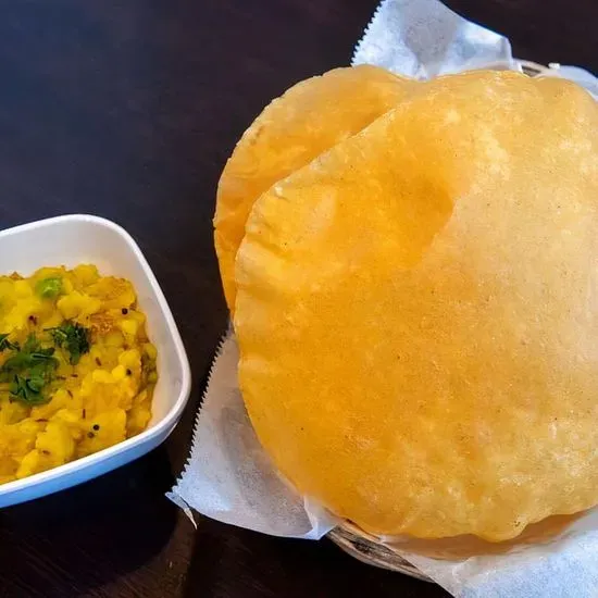 Puri Bhaji (2 pieces)