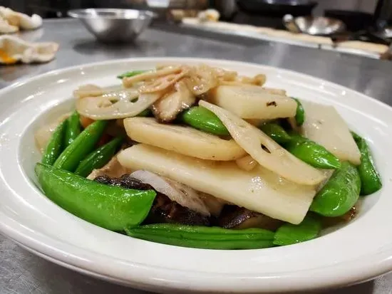 Sautéed Lotus Root & Yam  w/ Wild Mushroom 什菌甜豆蓮藕炒鮮淮山