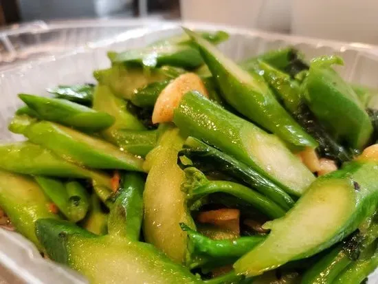 Sautéed Chinese Broccoli with Garlic 蒜子炒芥蘭