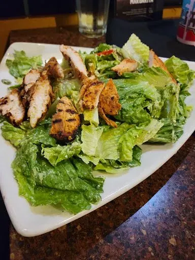 CHICKEN ROMAINE SALAD