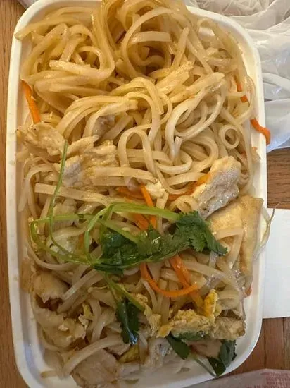 122 Chicken Pad Thai