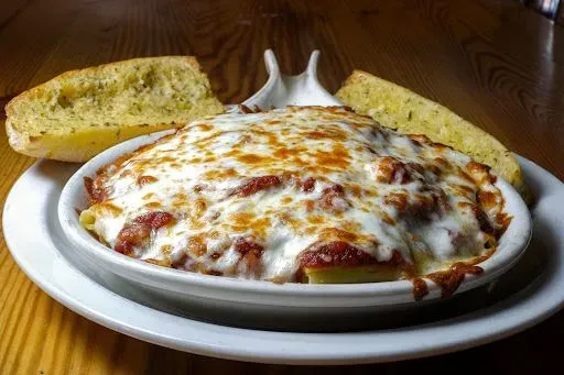 Single Bake Ziti W/ Garlic Bread