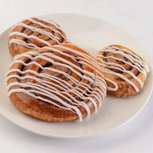 Mickey Cinnamon Roll