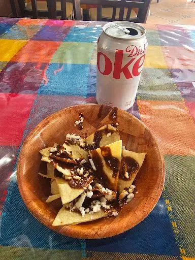 Chips Con Mole
