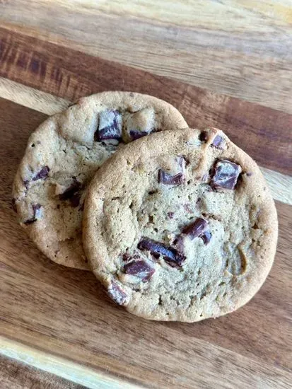 CHOCOLATE CHIP COOKIES (2PCS)