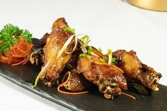 CHICKEN WINGS