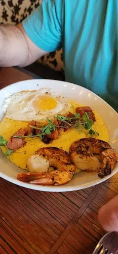 Shrimp & Cheddar Grits