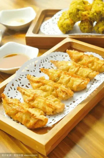 D3. Pot Sticker(8Pc) 炸饺子