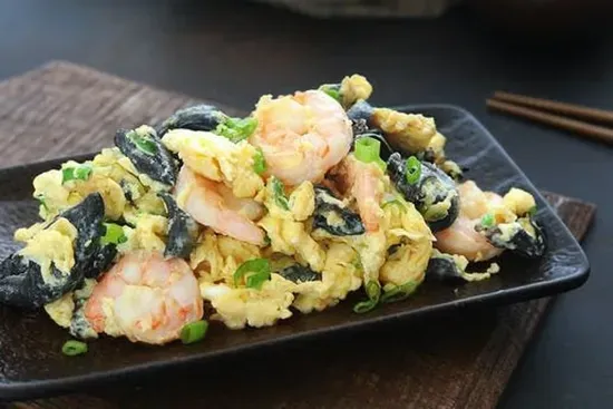 T20. Scrambled Egg w/ shrimp and Fungus 虾仁木耳滑蛋