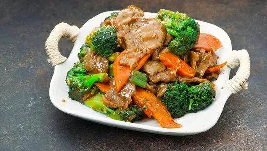 D8. Broccoli Beef 芥兰牛