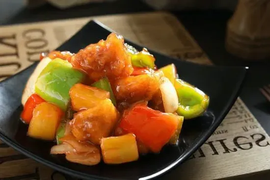 D25. Pineapple Sweet and Sour Chicken 菠萝咕咾鸡