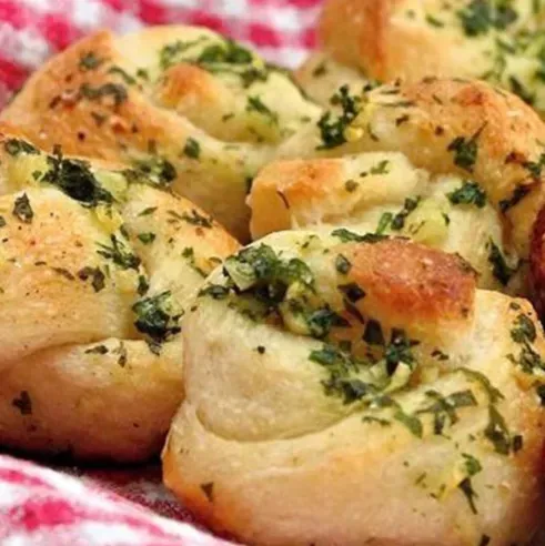 1/2 Dozen Garlic Knots