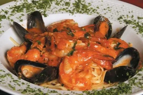 Shrimp & Mussels Fra Diavolo Dinner