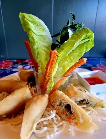 Crispy Egg Roll w/ Vegetable Wrap