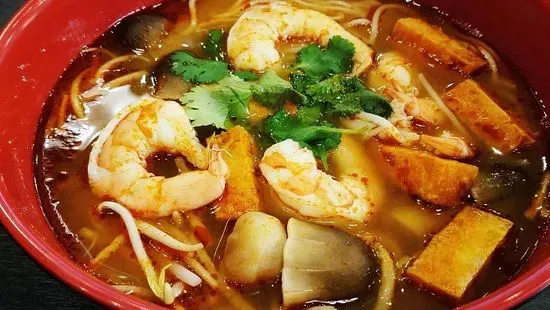 Tom Yum Noodle Soup with Shrimp & Tofu