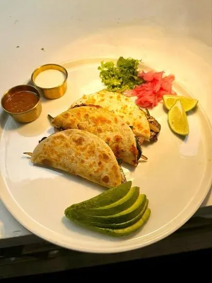 QUESADILLAS DE CHAMPIÑONES