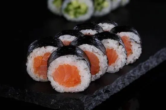 Fresh Salmon Roll 🐟