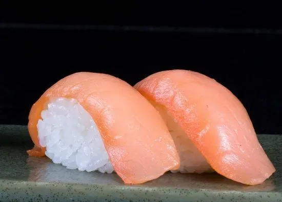 Smoked Salmon Nigiri  🐟🍣