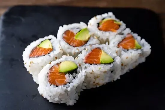 Salmon & Avocado Roll 🐟👑