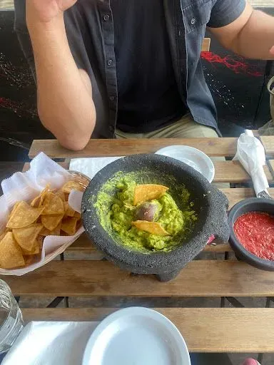 Molcajete Guacamole
